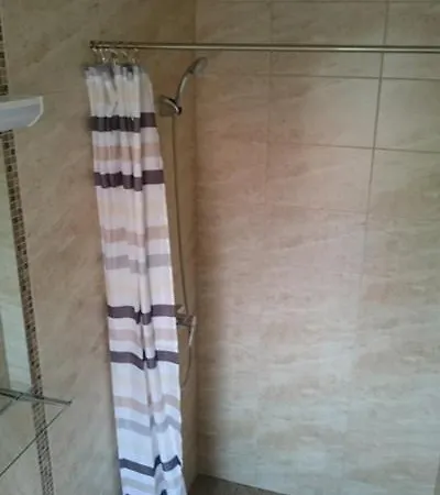 בית אירוח Lakos Apartmanhaz שיופוק